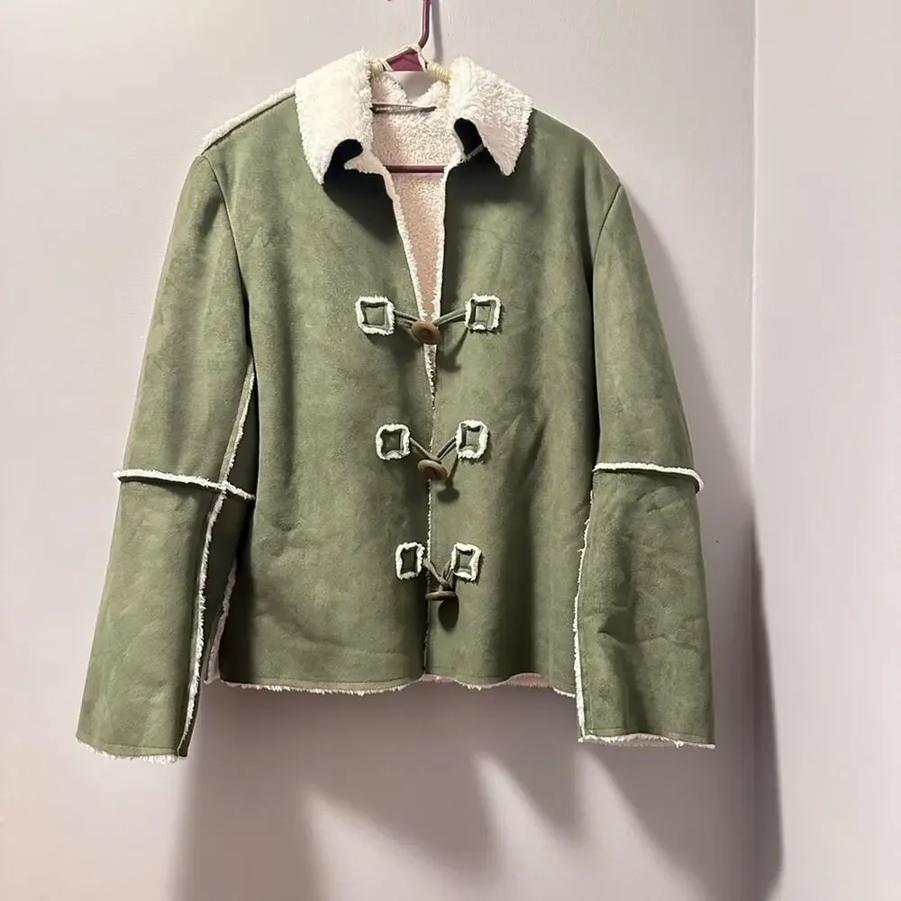 Abby & Friends vegan Jacket green fuzzy lining polyester large wrinkles